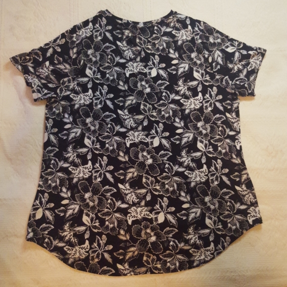 Old Navy Luxe Black and White Floral Top, X-Large - Picture 2 of 5